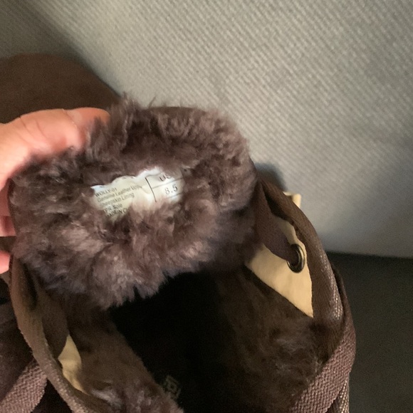 Insulated cozy winter/snow shoe. - Picture 2 of 3